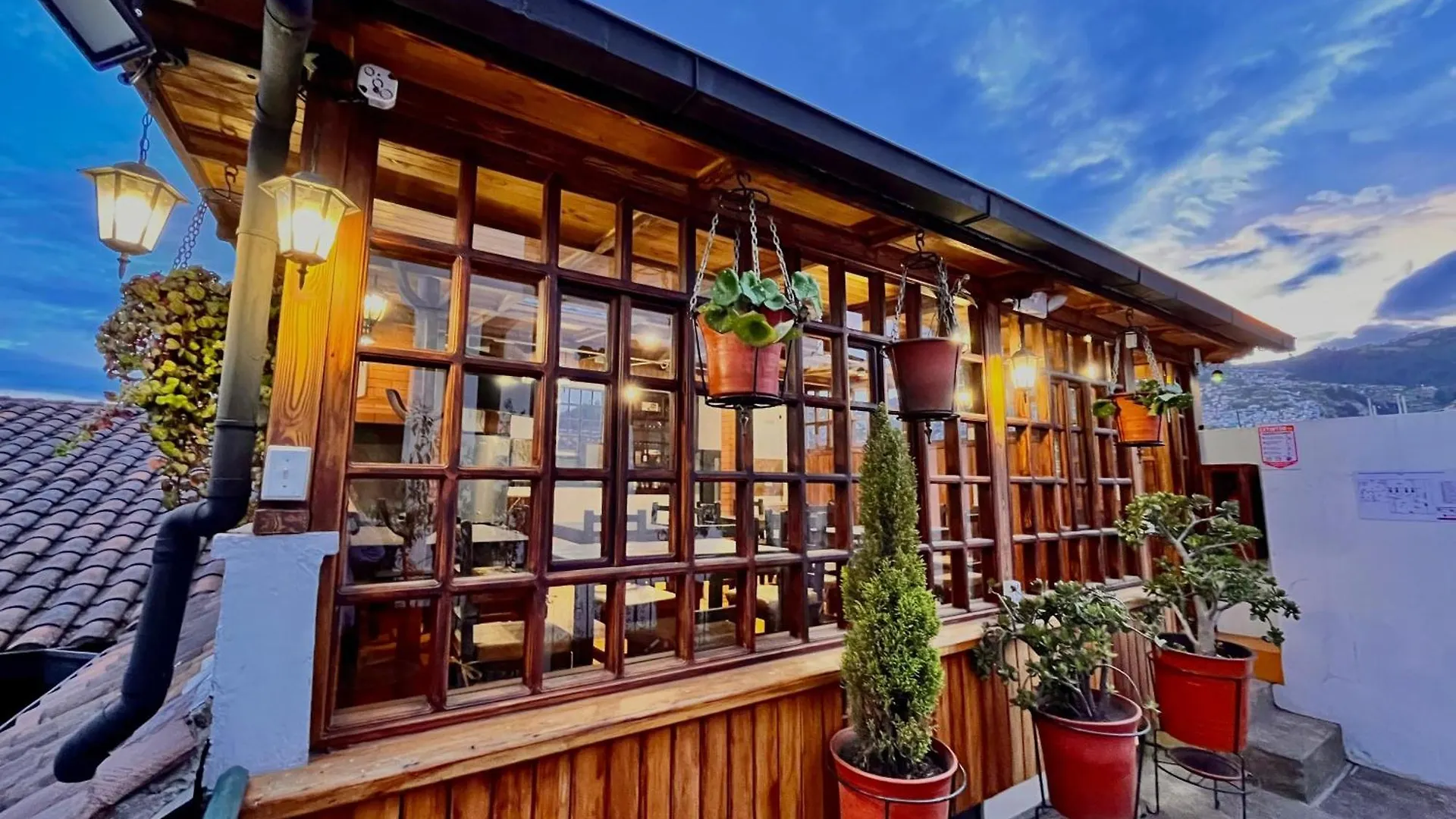 Apart Hotel Loma Chica كويتو الإكوادور