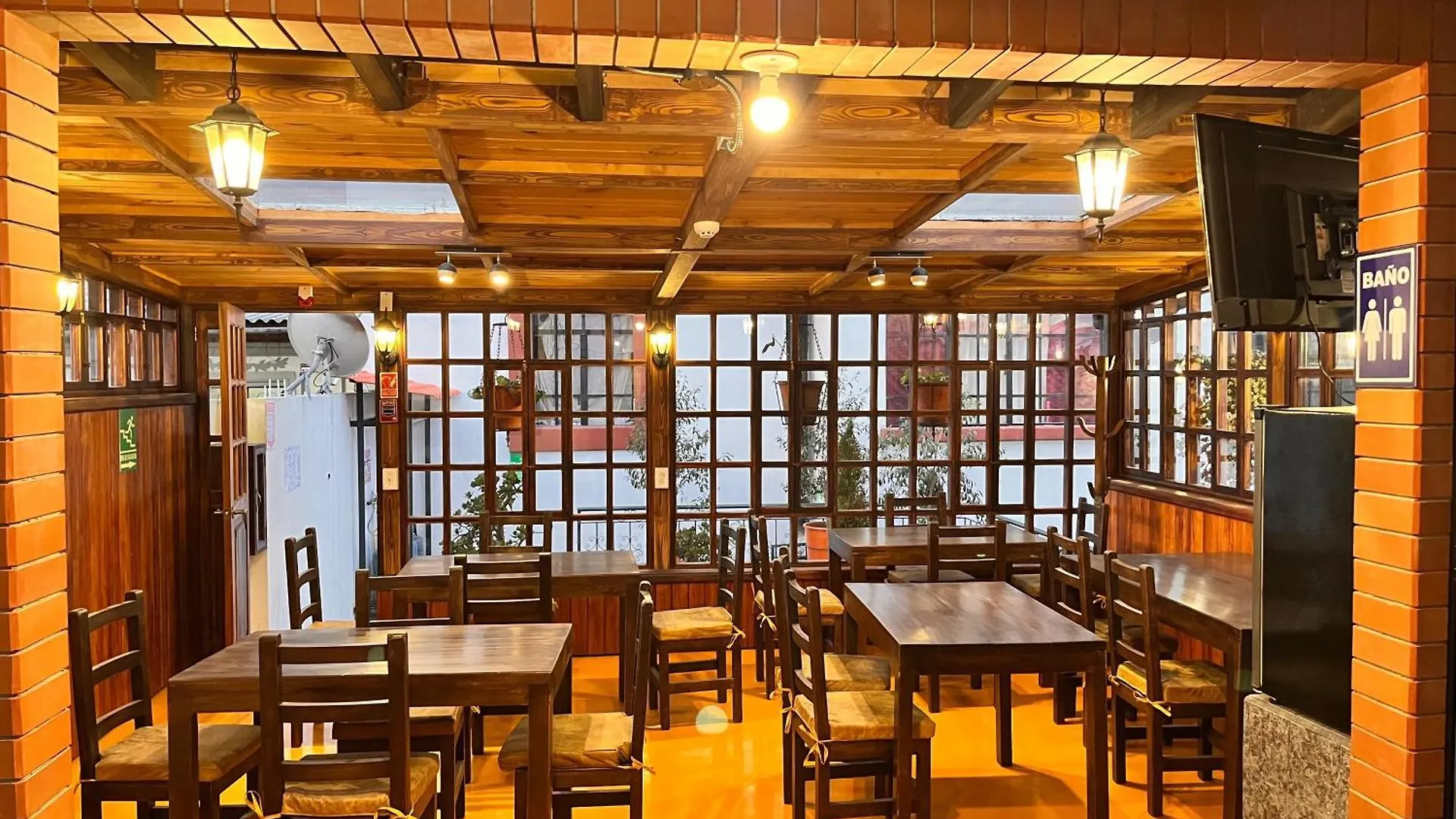 Apart Hotel Loma Chica كويتو 0*,  الإكوادور